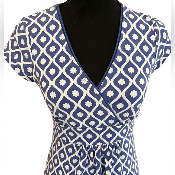 GUC BODEN Faux Wrap Knit Dress, 2 Petite, Blue/White geometric Floral Pattern - Picture 4 of 11